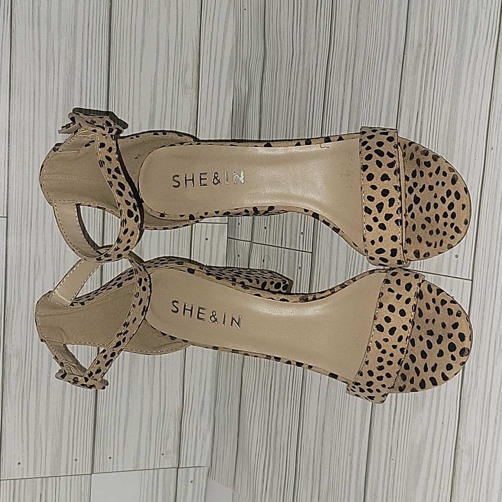 Leopard Pattern Ankle Strap